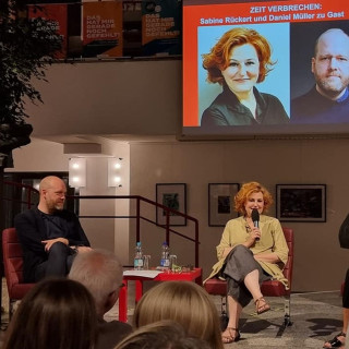 172. ZEIT Verbrechen: Sabine Rückert und Daniel Müller zu Gast in Marzahn