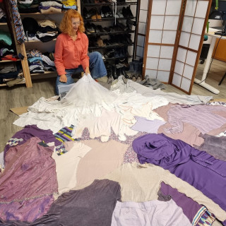 232. Blühende Landschaften? - Maria Ferrara verarbeitet Wende-Erzählungen zu einem Textil-Kunstwerk